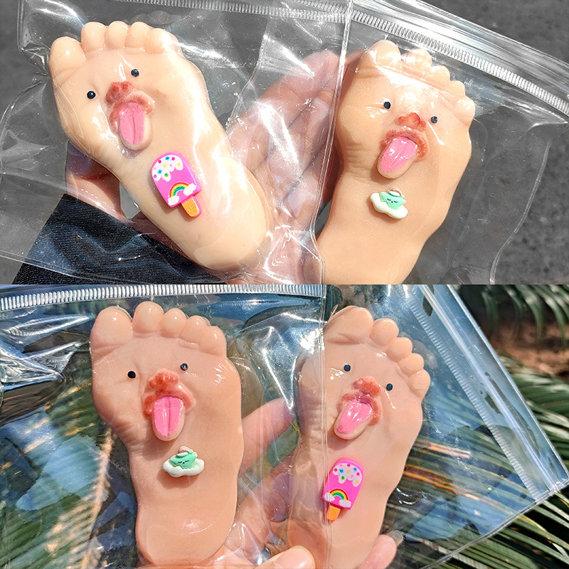 Resin Art Table Top - Patung Resin Kaki dengan Lidah Terjulur